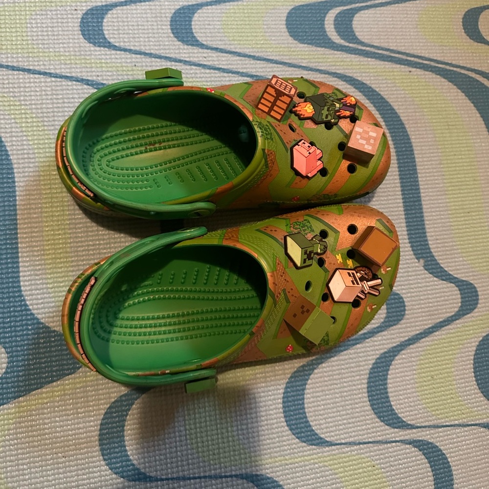 Minecraft crocs